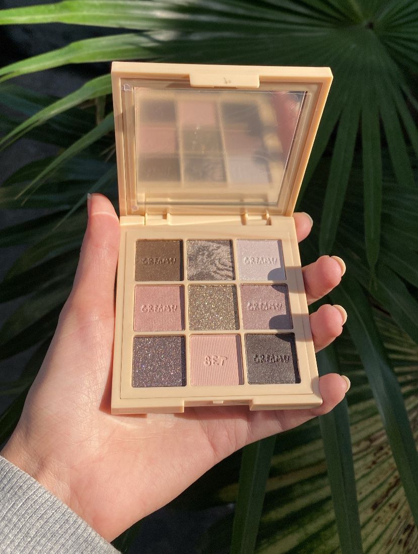 HudaMoji Creamy Obsessions Eyeshadow Palette Greige-2